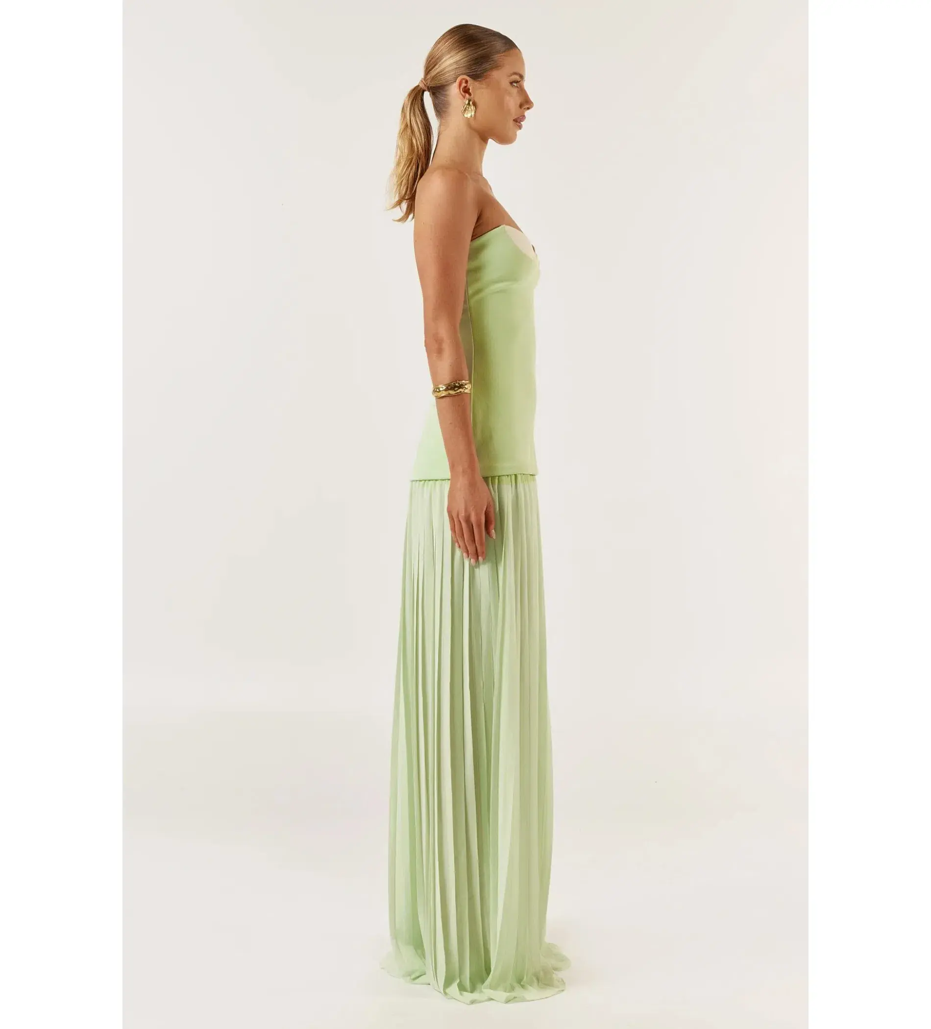 She is OLLÁ Nicolette Maxi Dress Green Size M/AU 10 - Image 4