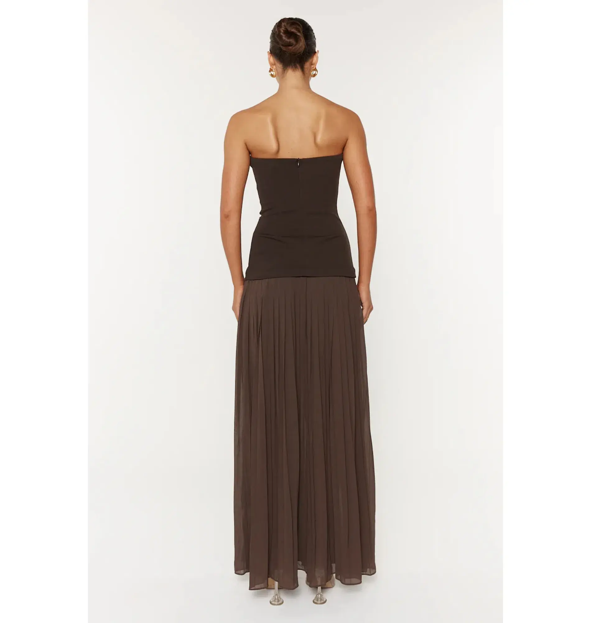 She is OLLÁ Nicolette Maxi Dress Espresso Size AU 6 - Image 3