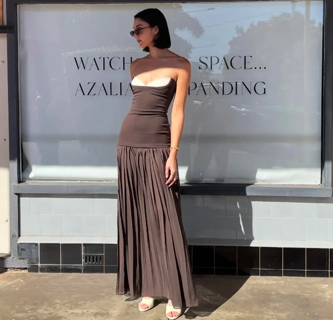 She is OLLÁ Nicolette Maxi Dress Espresso Size AU 6 - Image 4