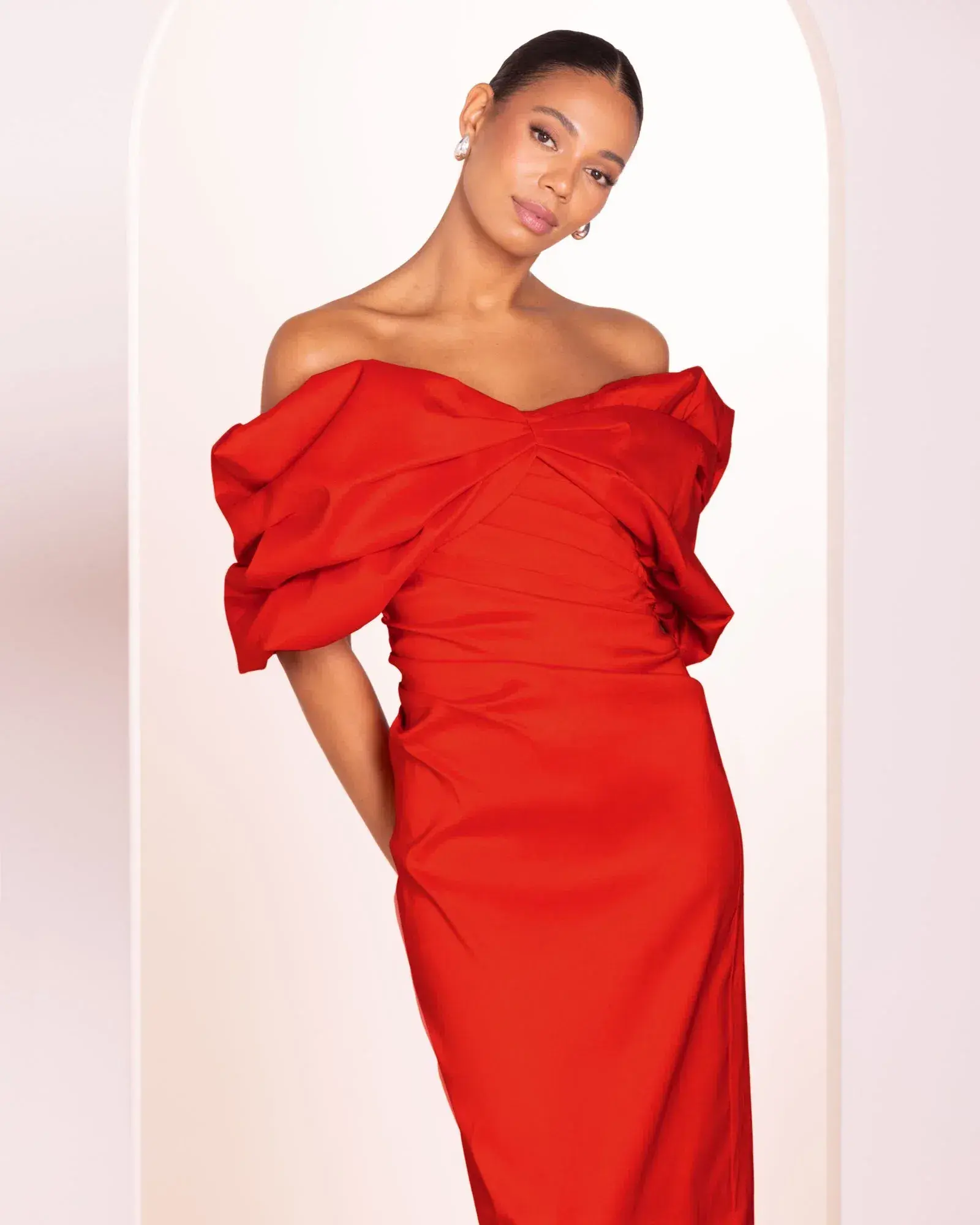 Pilgrim Safina Off Shoulder Midi Dress in Red size 12 - Image 4