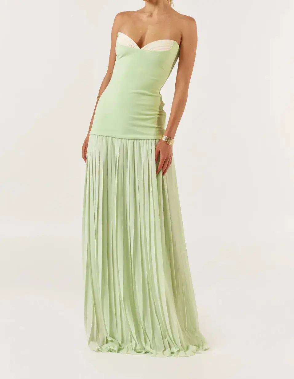 She is OLLÁ Nicolette Maxi Dress Green Size S/ Au 8 - Image 2