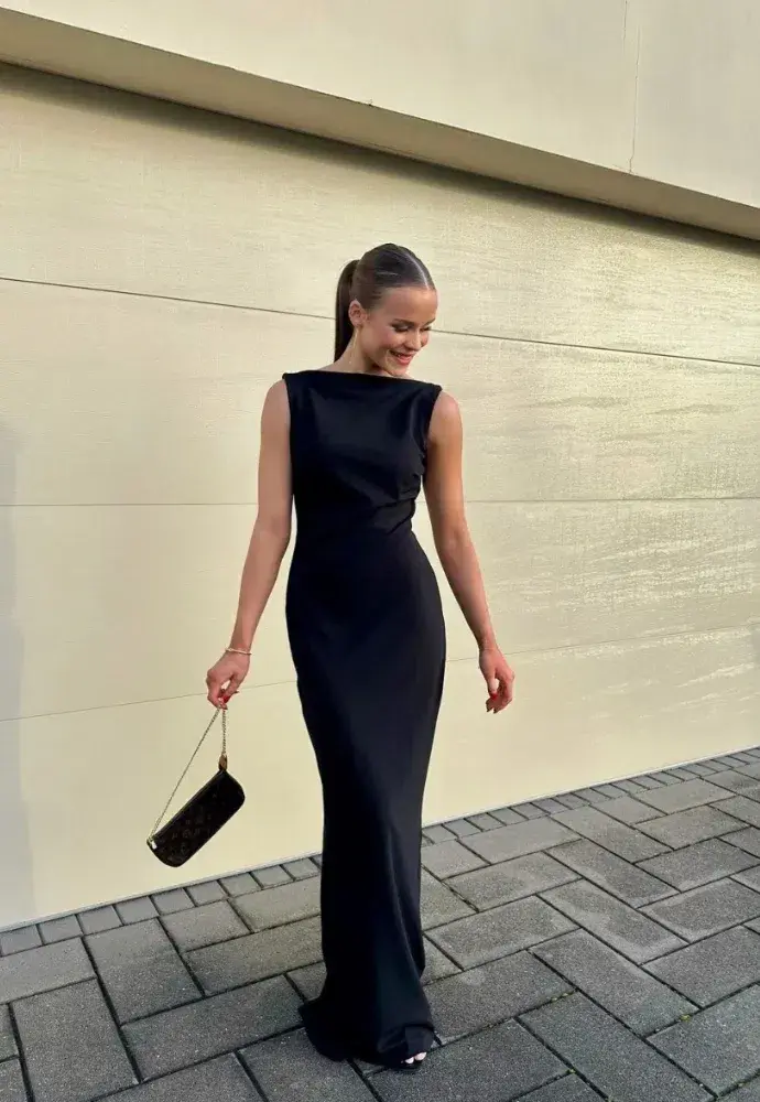 Effie Kats Verona Gown Black Size 12 - Image 3