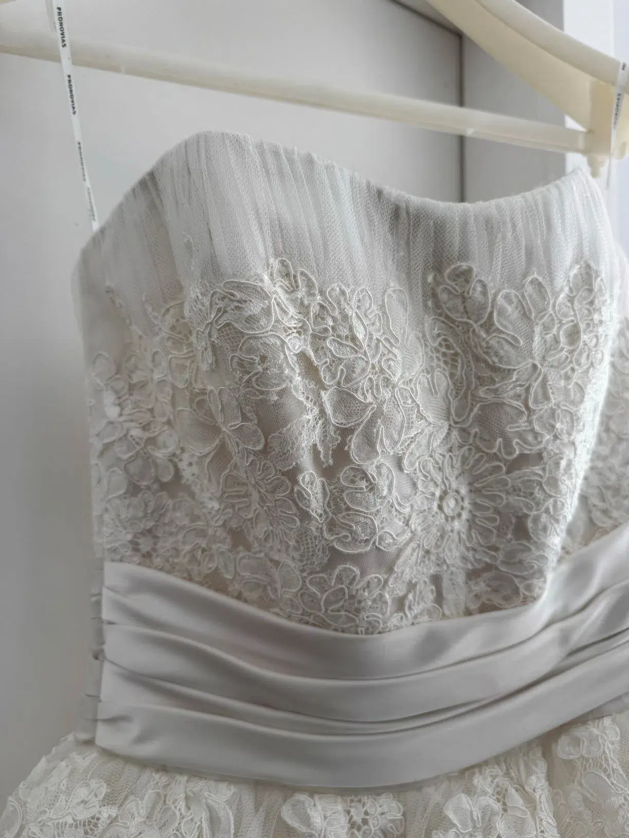 Pronovias Bridal size 10 - Image 13