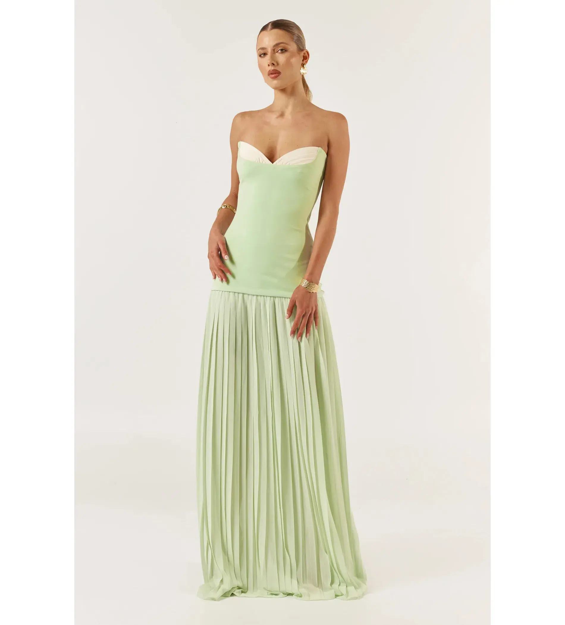 She is Olla Nicolette Maxi Dress Green Size 8/S - Image 3
