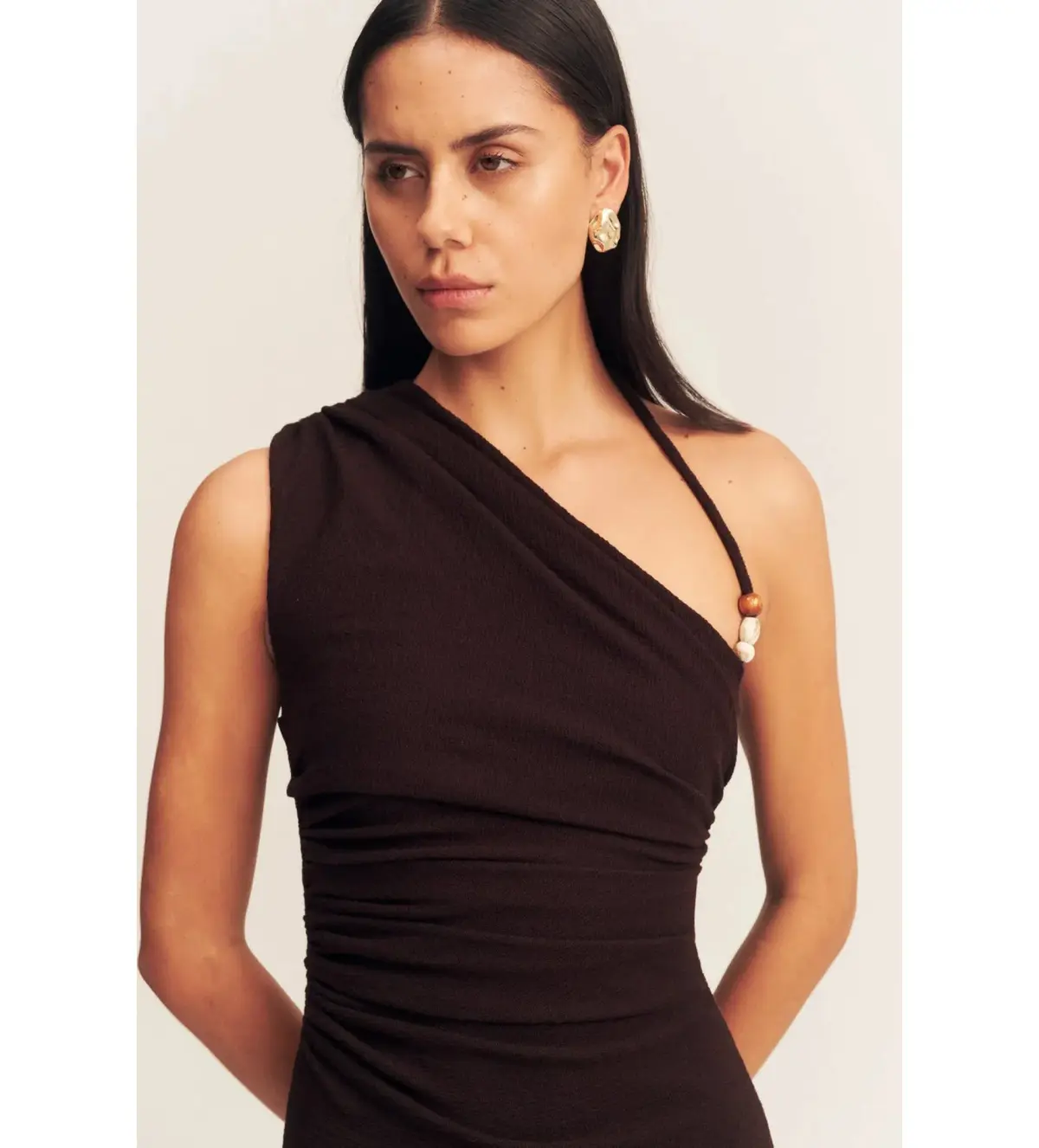 Shona Joy Beau Gathered Asymmetrical Midi Dress in Espresso Size XS / AU 6  - Image 5