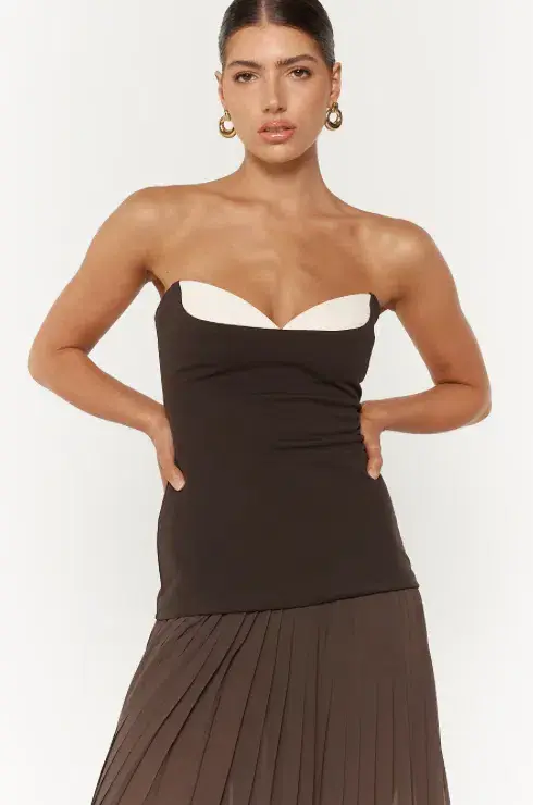 She is Olla Nicolette Maxi in Espresso Size 6  - Image 4