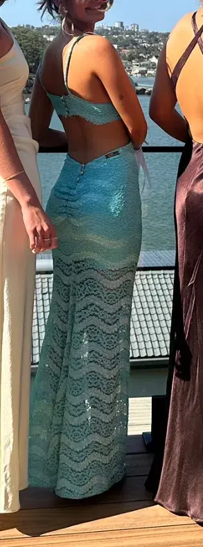 Amy Taylor Couture Lace Aqua Blue Gown Size 8 - Image 3