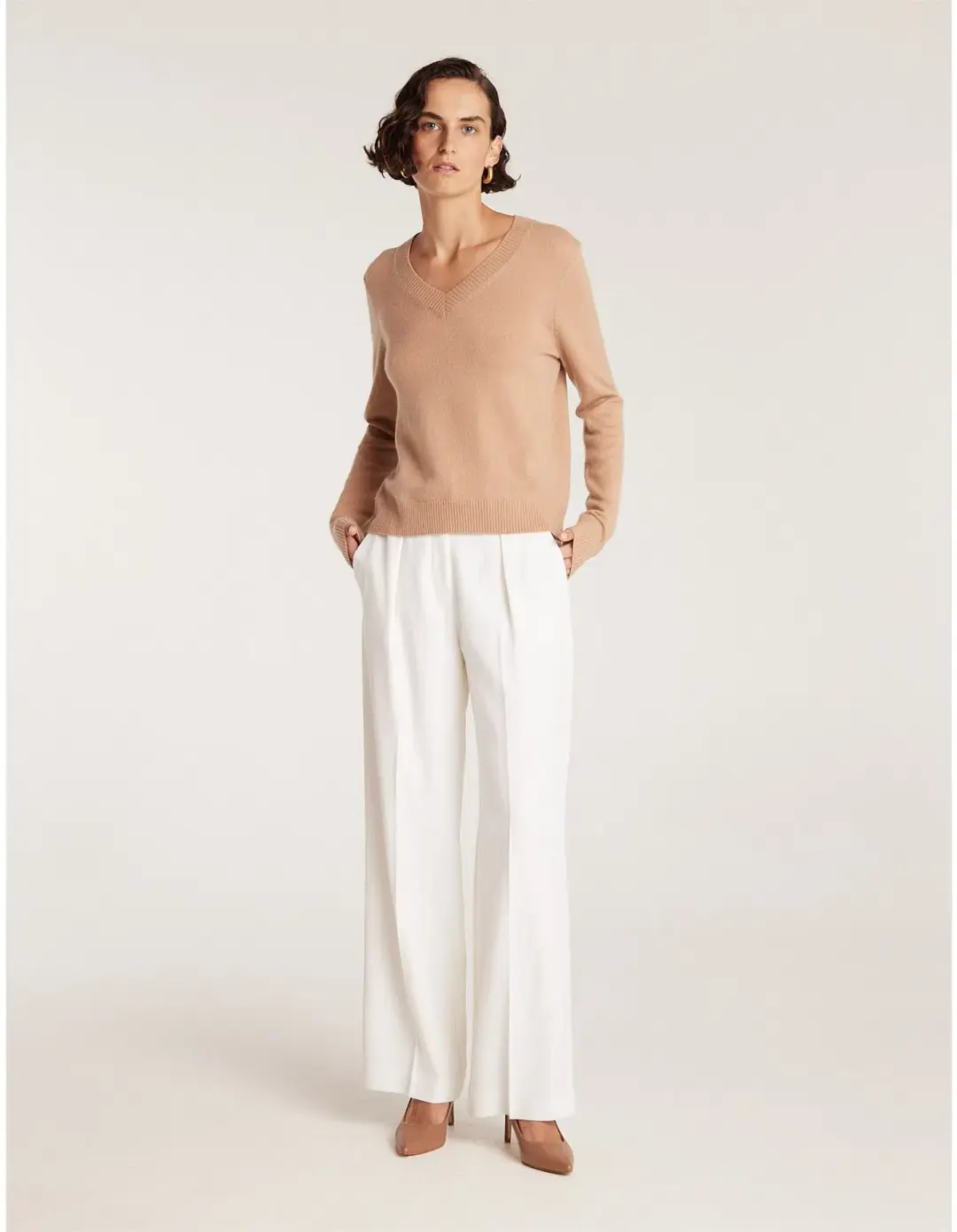 Perri Cutten Cashwool V Neck Jumper Chestnut Size 16/L for rent on The Volte - main image