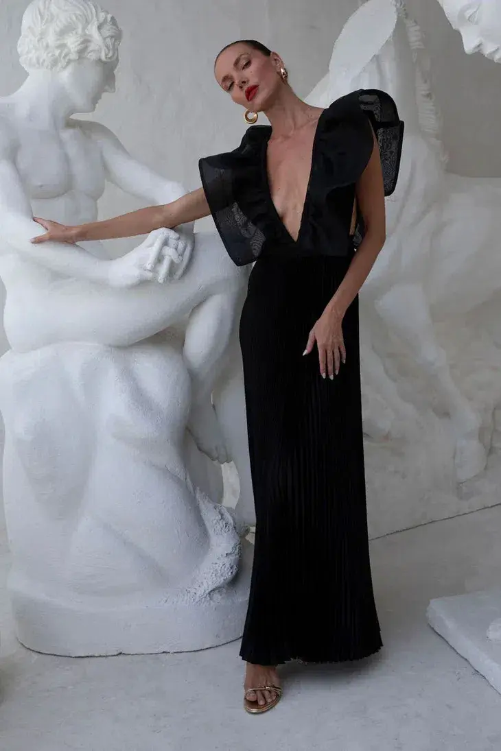 L'Idee Woman Ventoux Gown Noir Black Size 10 for rent on The Volte - main image