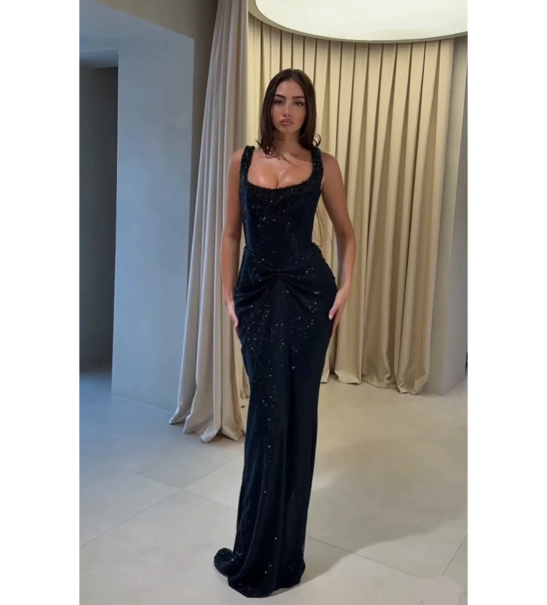Lirika Vesa Vivienne Gown Black Size 6 - Image 1