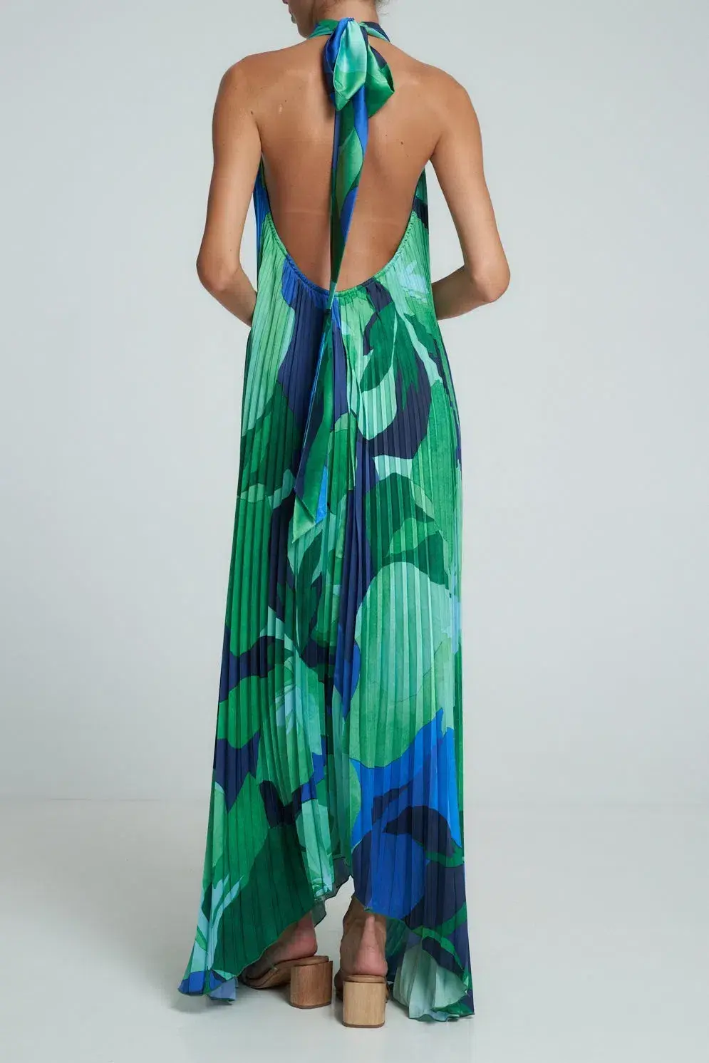 L'idee Opera Gown in Capri Green Size 8 - Image 3