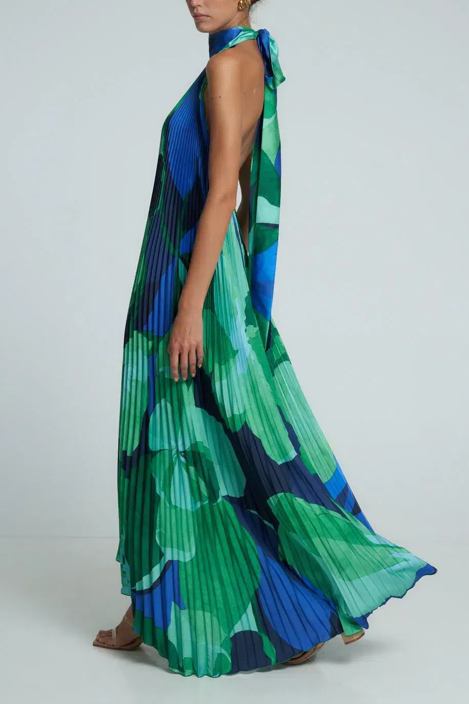 L'idee Opera Gown in Capri Green Size 8 - Image 4