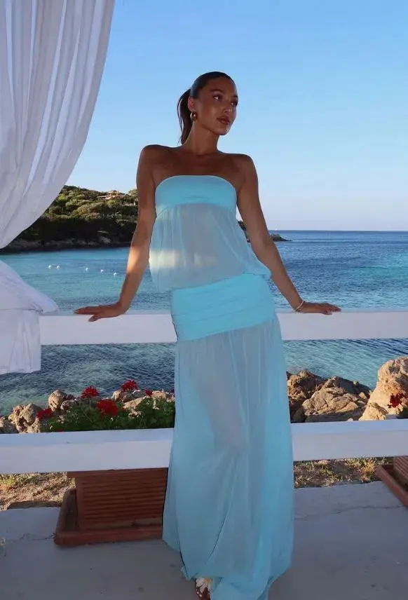 Ance Grian Romeo Gown Size XS/6 - Image 1
