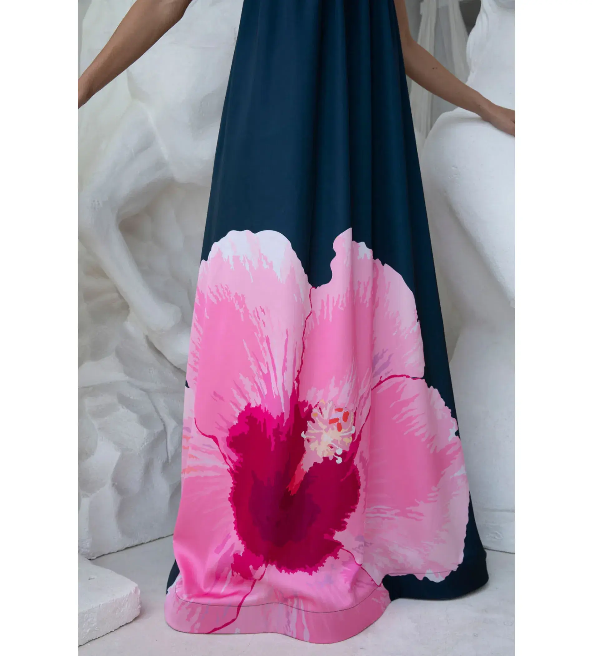 L'Idée Costiera Maxi Dress Hibiscus Midnight Size AU 12 - Image 4