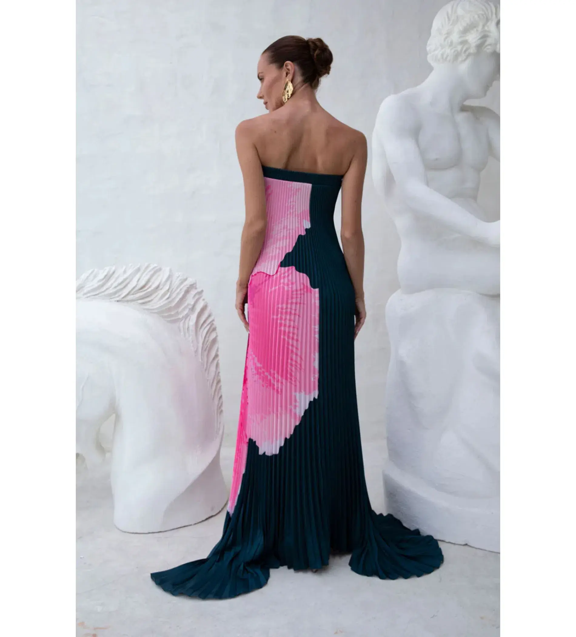 L'Idée Bisous Strapless Floor Length Gown in Hibiscus Midnight Size 10 - Image 4