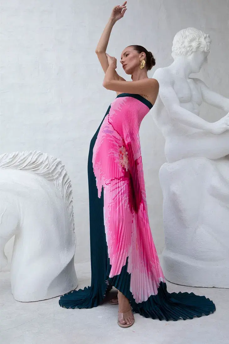 L'Idée Bisous Strapless Floor Length Gown in Hibiscus Midnight Size 8 - Image 1