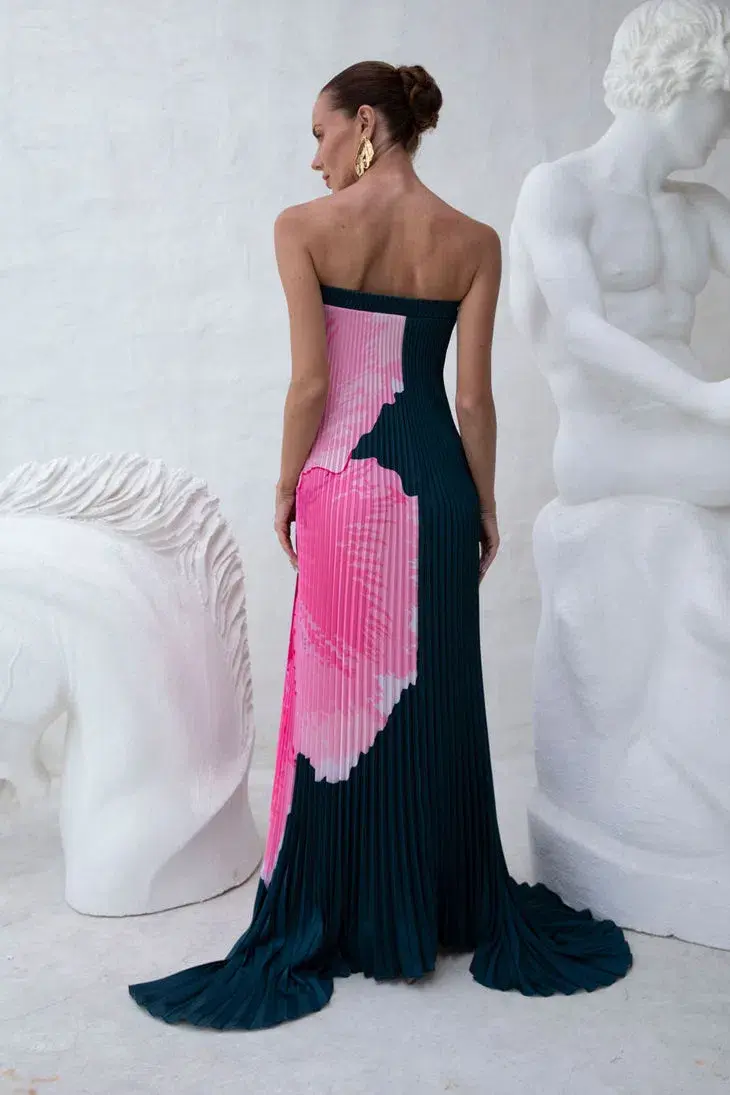 L'Idée Bisous Strapless Floor Length Gown in Hibiscus Midnight Size 6 - Image 3