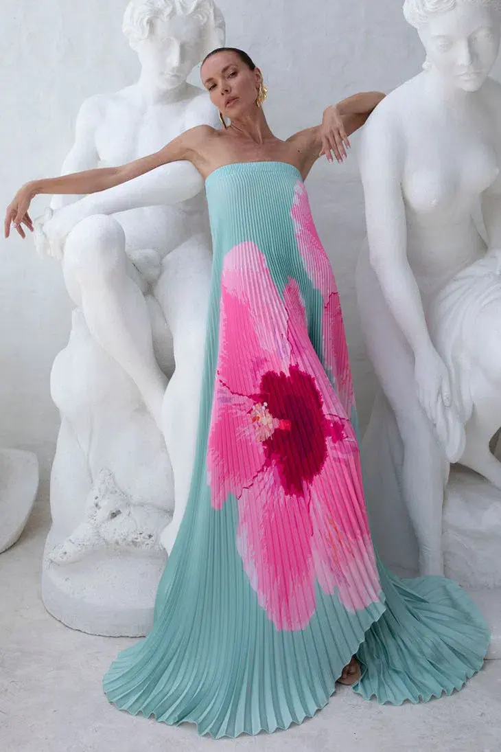 L'Idée Bisous Strapless Floor Length Gown in Hibiscus Verde Size 8 - Image 1