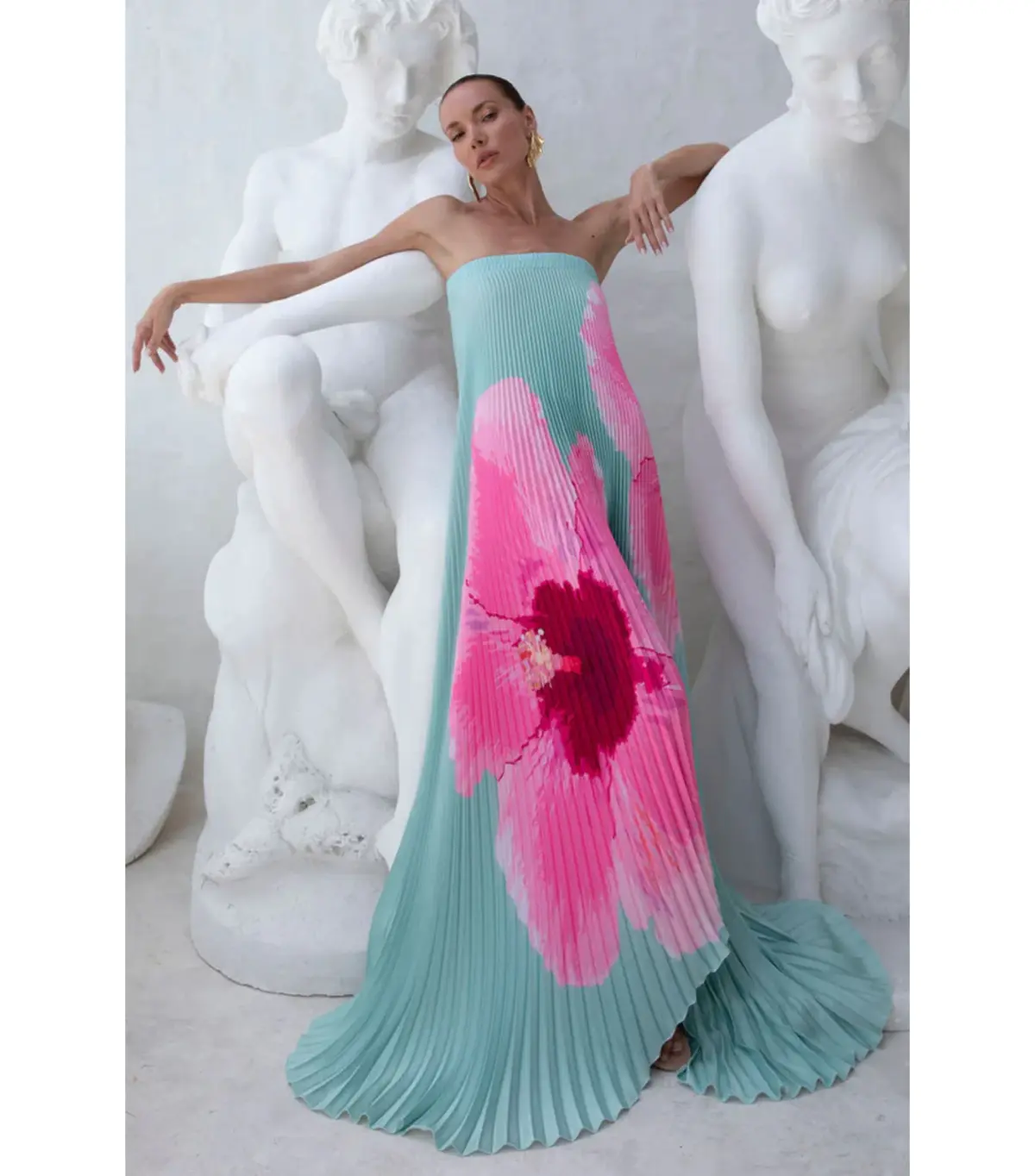 L'Idée Bisous Strapless Floor Length Gown in Hibiscus Verde Size AU 6 - Image 1