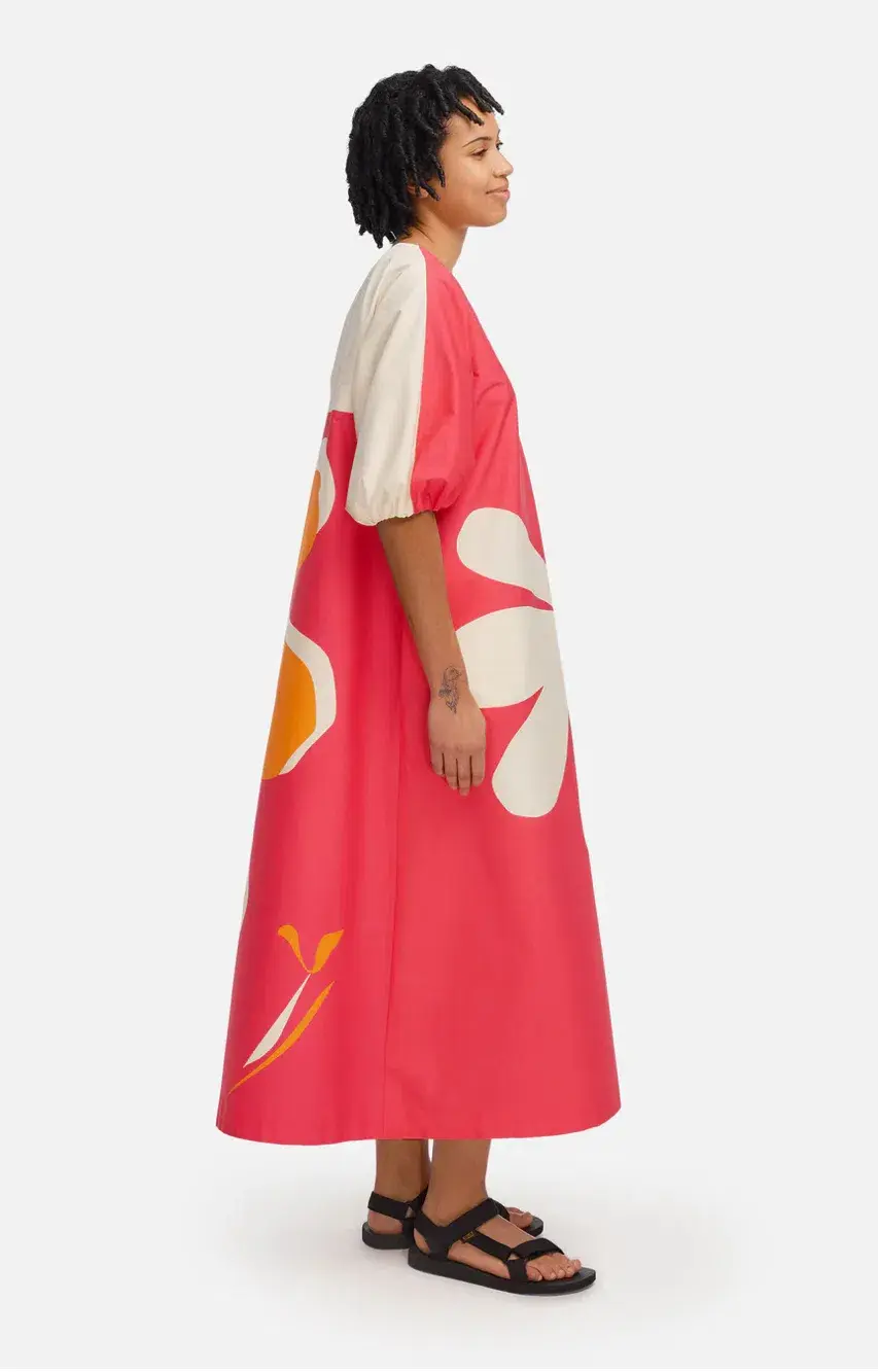Marimekko white/red polished cotton maxi dress size M ‘Karkelo Kolmikko’ - Image 2