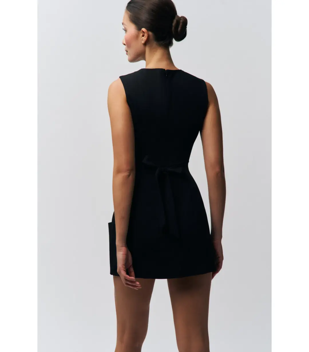 Guizio Rowan Mini Dess Black Size S / AU 6 for rent on The Volte - main image