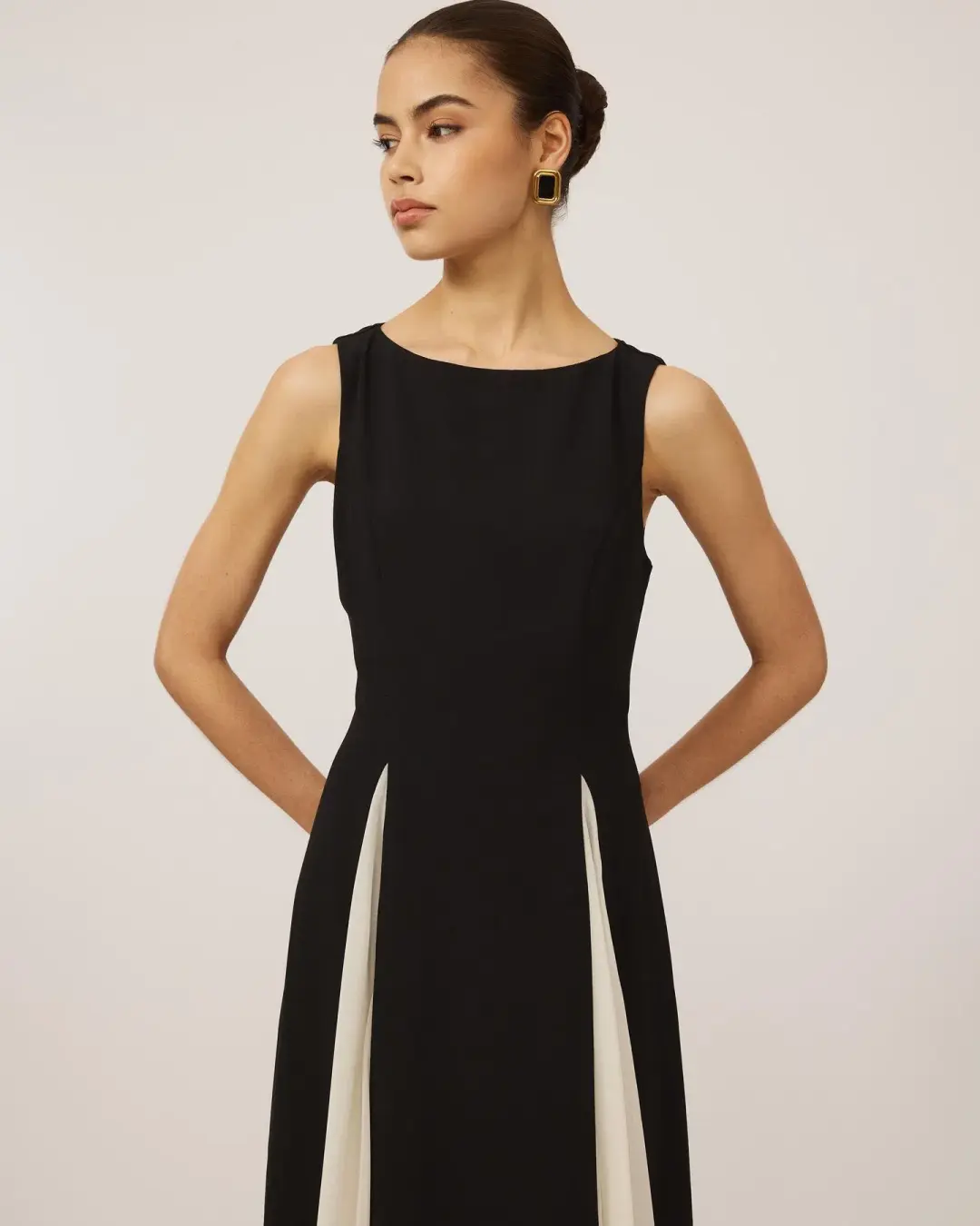 Tussah Jasper Maxi Dress Black Size AU 8 for rent on The Volte - main image