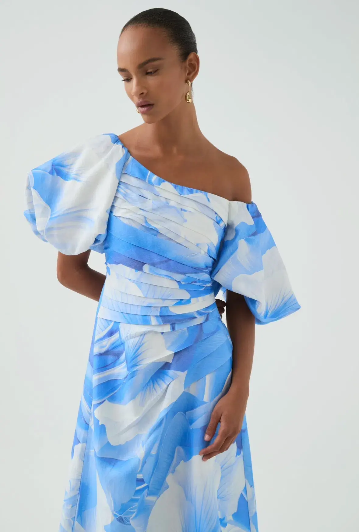 AJE CADENCE RUCHED MIDI DRESS in FLORAL BLUE SIZE 12 - Image 3