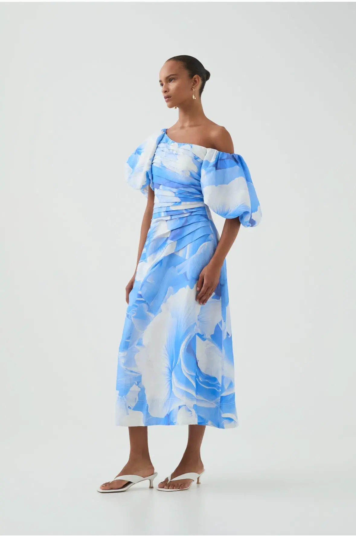 AJE CADENCE RUCHED MIDI DRESS in FLORAL BLUE SIZE 12 - Image 2