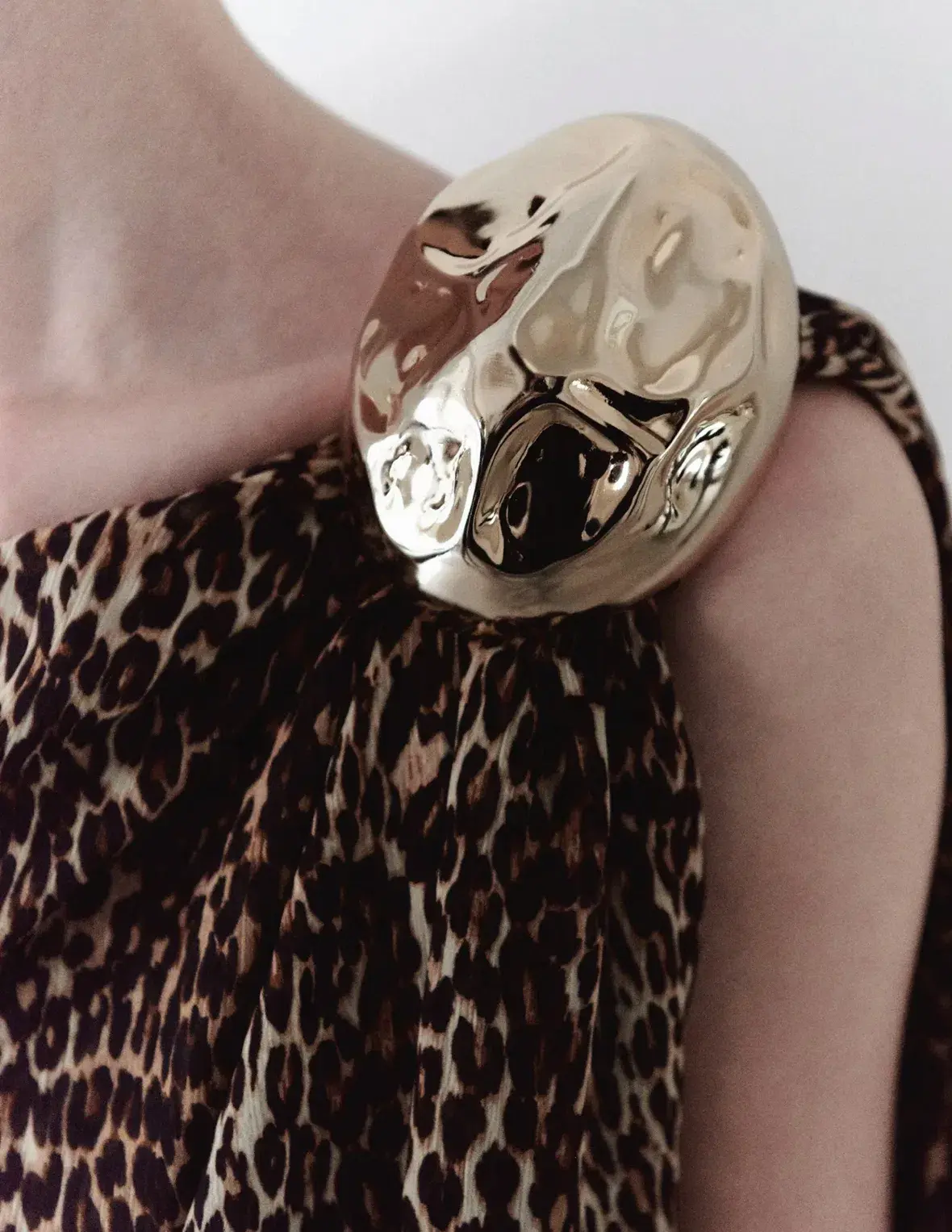 Leam Almes Leopard Print Chiffon Dress With Handmade Stone Detail size 36 - Image 5
