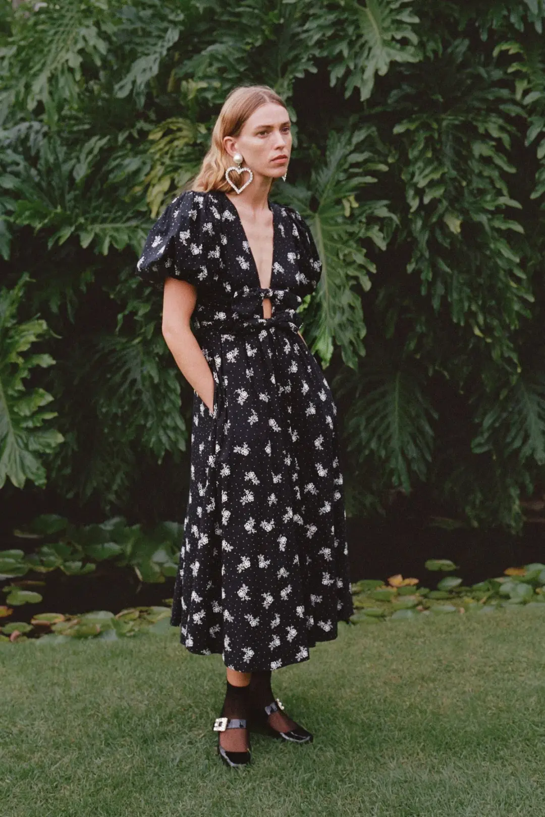 Lovaan Devon Dress Vintage Rose Black Size 8 for rent on The Volte - main image