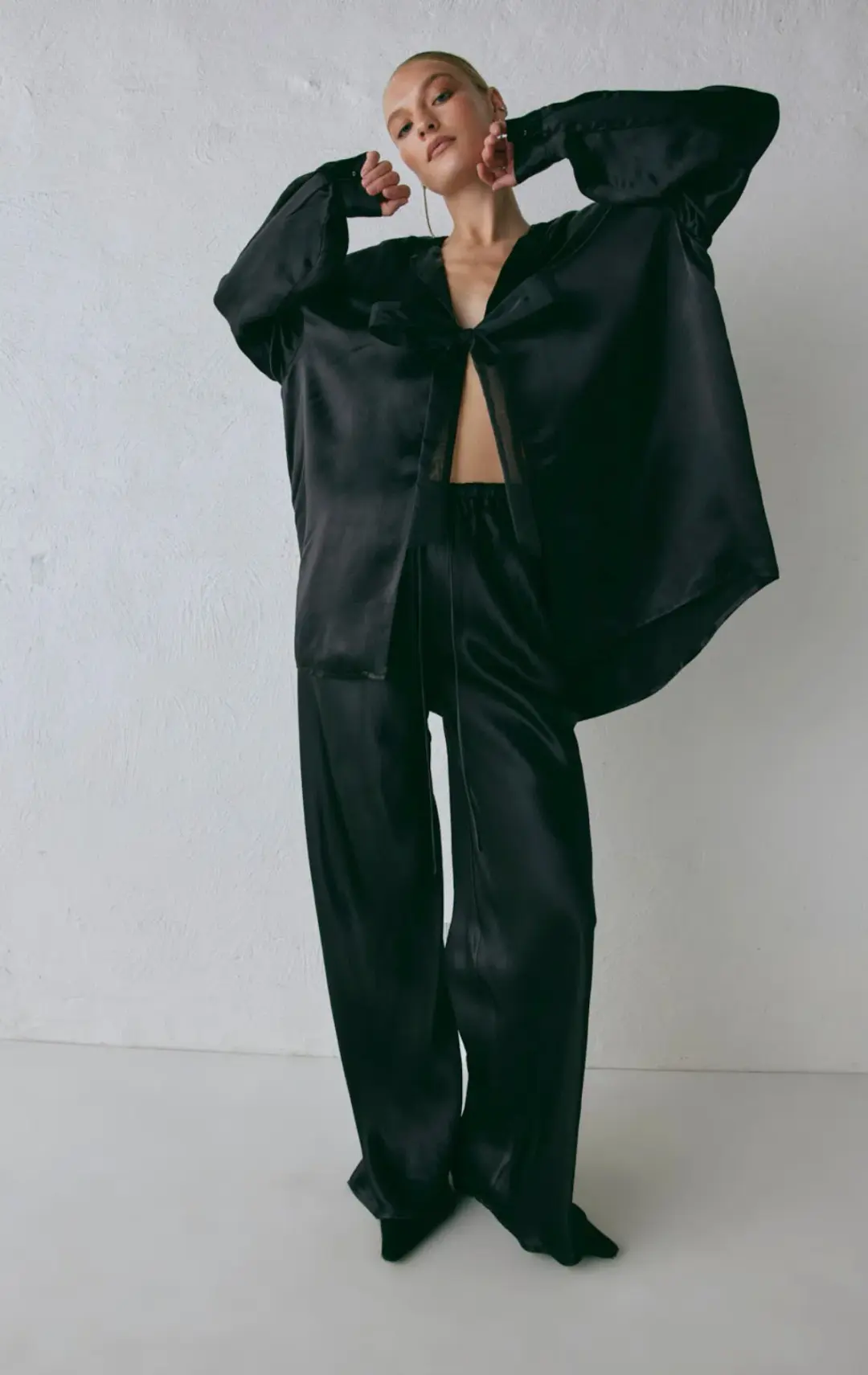 Vrg Grl Black Set for rent on The Volte - main image