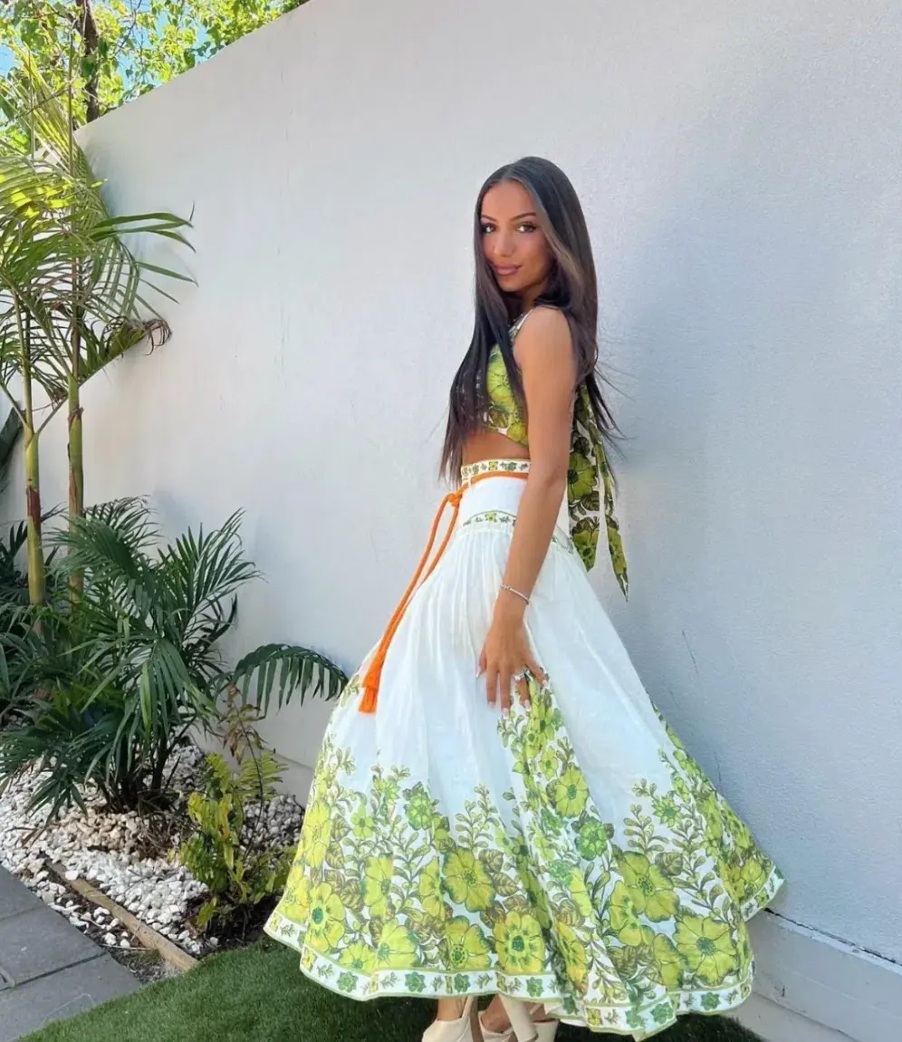 Wallis Set size 10 for rent on The Volte - main image