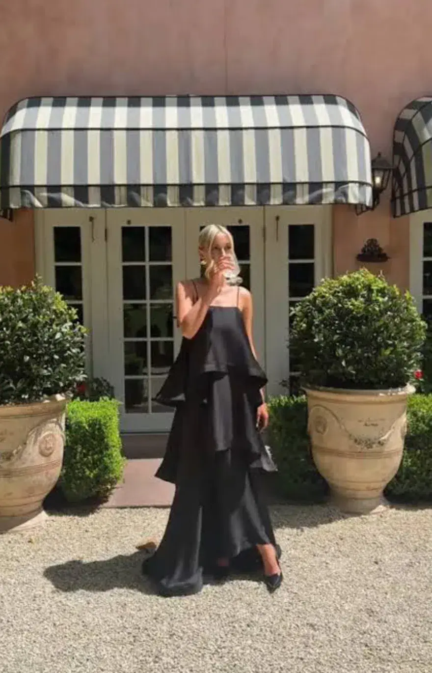 Elliatt Tilly Tiered Maxi Dress size XL / 14 Black  - Image 1