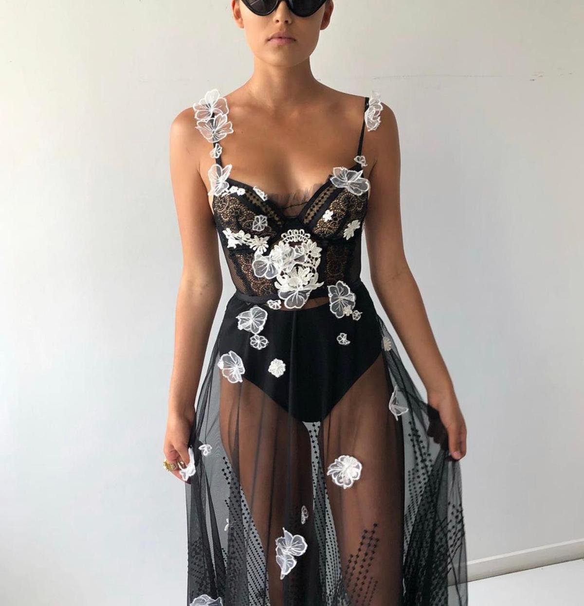 Judy Copley Couture Daisy Galore Black + White Size 8 - Image 1