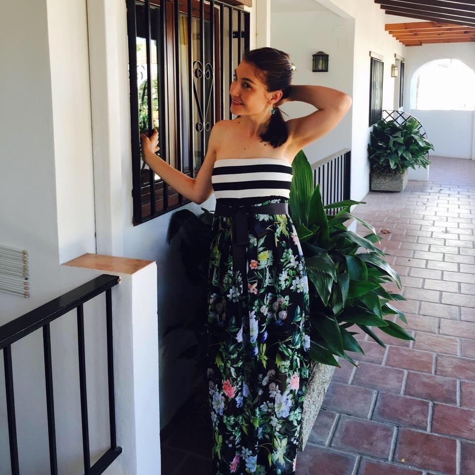 Floral Dress perfect for a 10 - Image 1