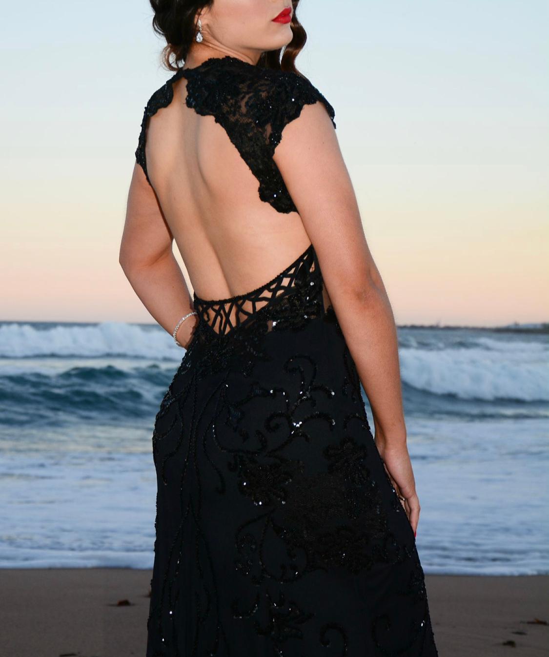 Mac Duggal Sheer Illusion Bateau Neckline Grown Black Size 4 - Image 3