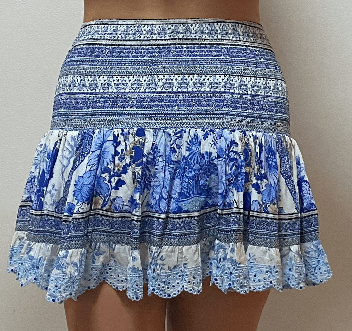 Camilia Short Shirred Skirt Print Size 8 - Image 2