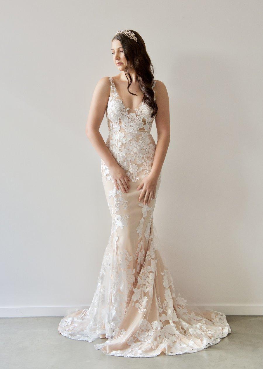 When Freddie Met Lilly Giselle Gown (Blush Underlay) Size 10/12 - Image 1