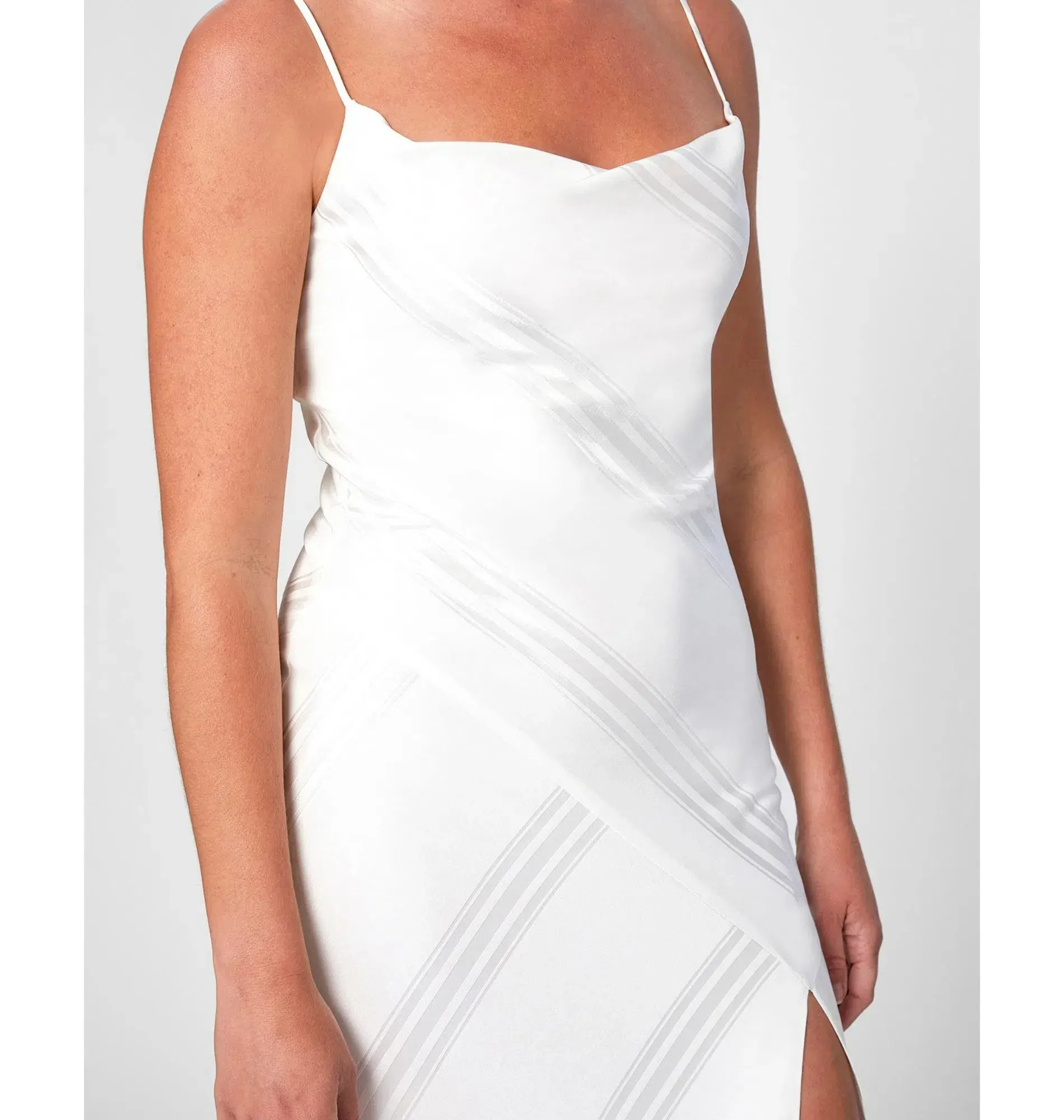 By Johnny Chelsey Slice Gown in Ivory Size AU 6 - Image 2