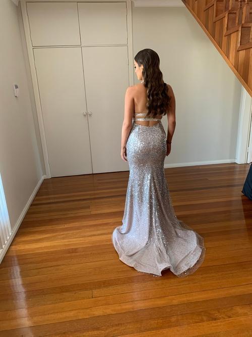 Portia and Scarlett Punging Halter Sequined High Slit Gown Silver Size 10  - Image 5