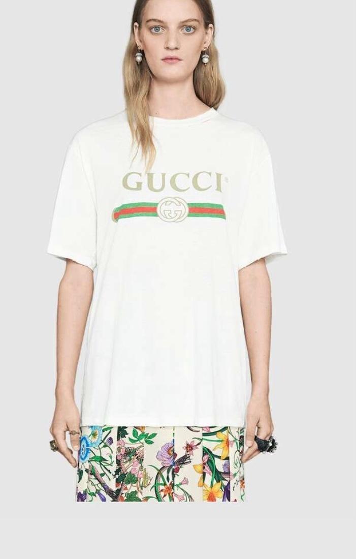 Gucci Oversized Logo T Shirt - Image 3