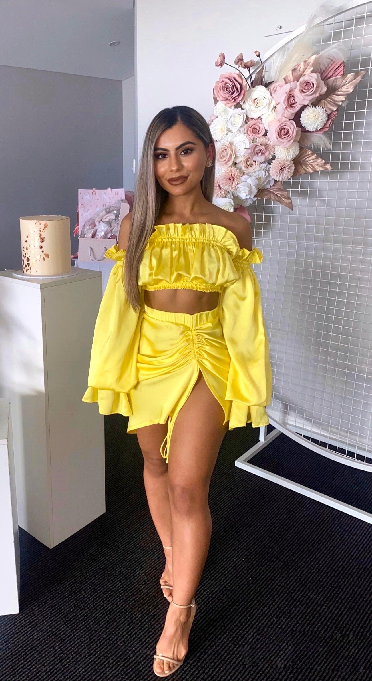 Khirzad Femme Gitana Top And Roma Runch Skirt Set Yellow Size 6 - Image 1