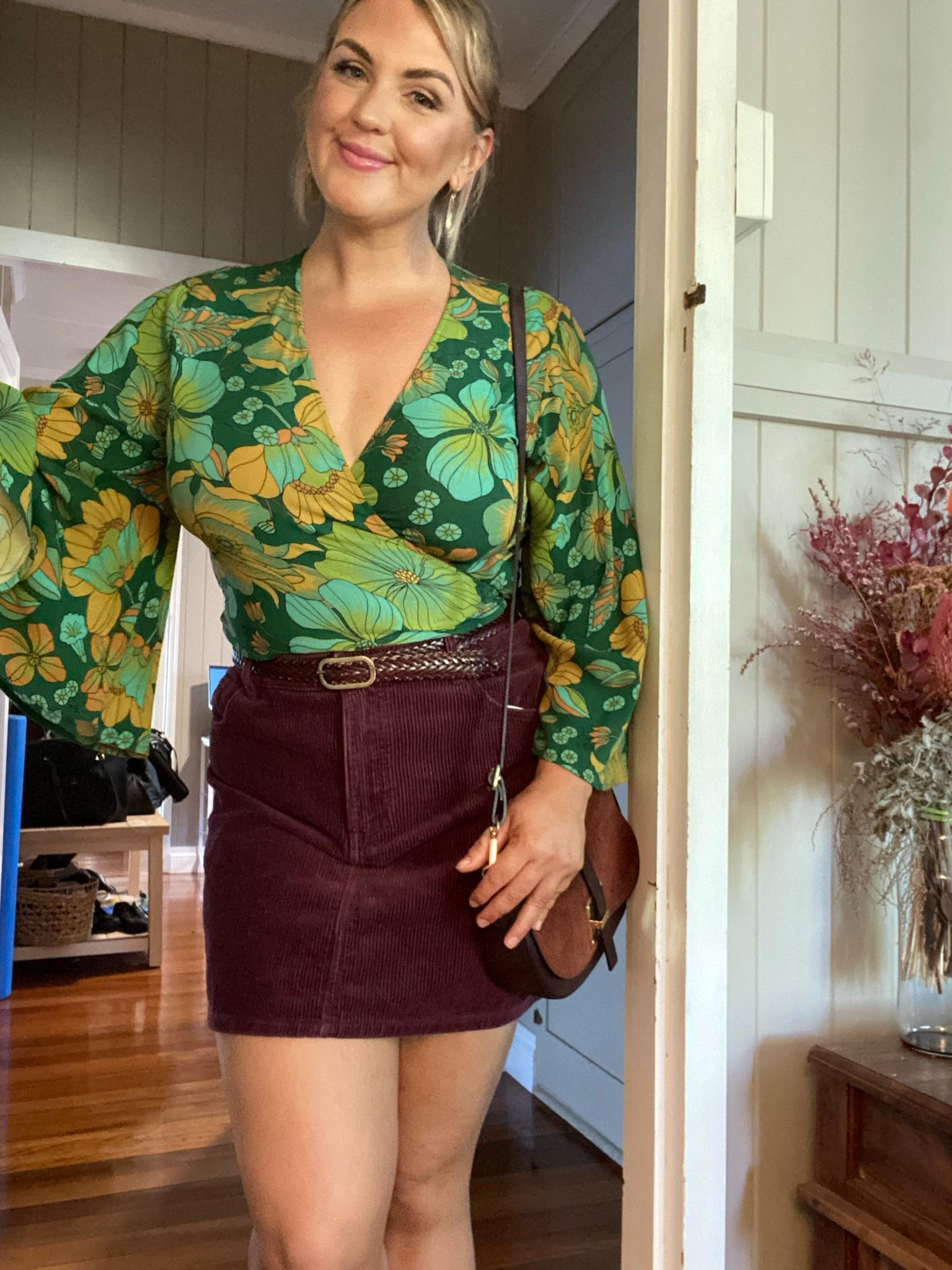 Nine Lives Bazaar Flower Power Top in Emerald Size 16 - Image 2