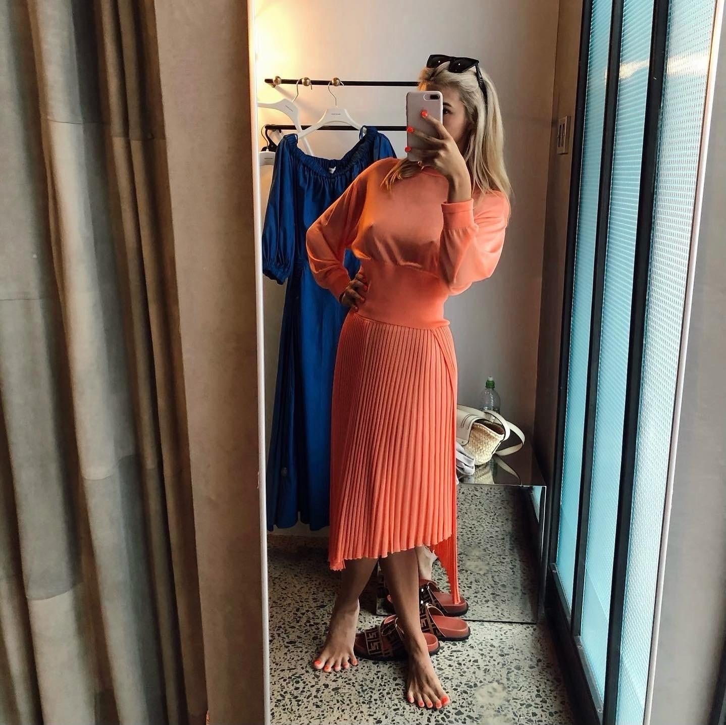 Scanlan Theodore Gloss Knit Sweater and Pleated Skirt Set Orange Size 6 - Image 6