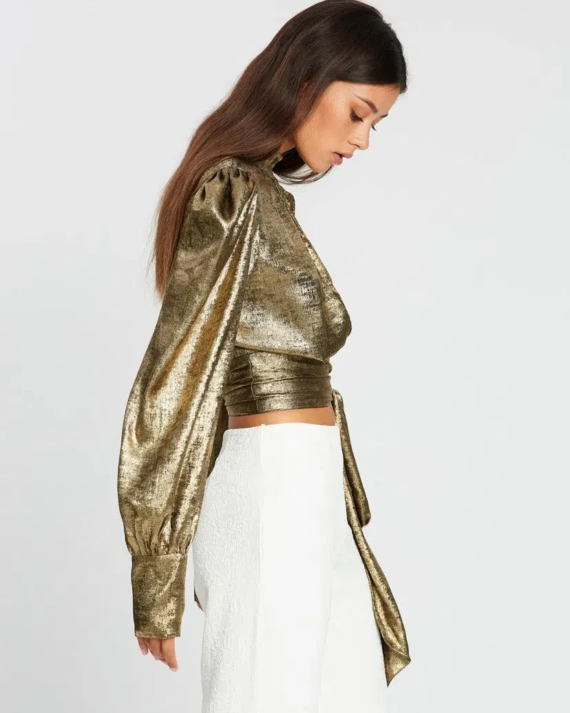 By Johnny Foil Cuffed Top Gold Size 10 - Image 4