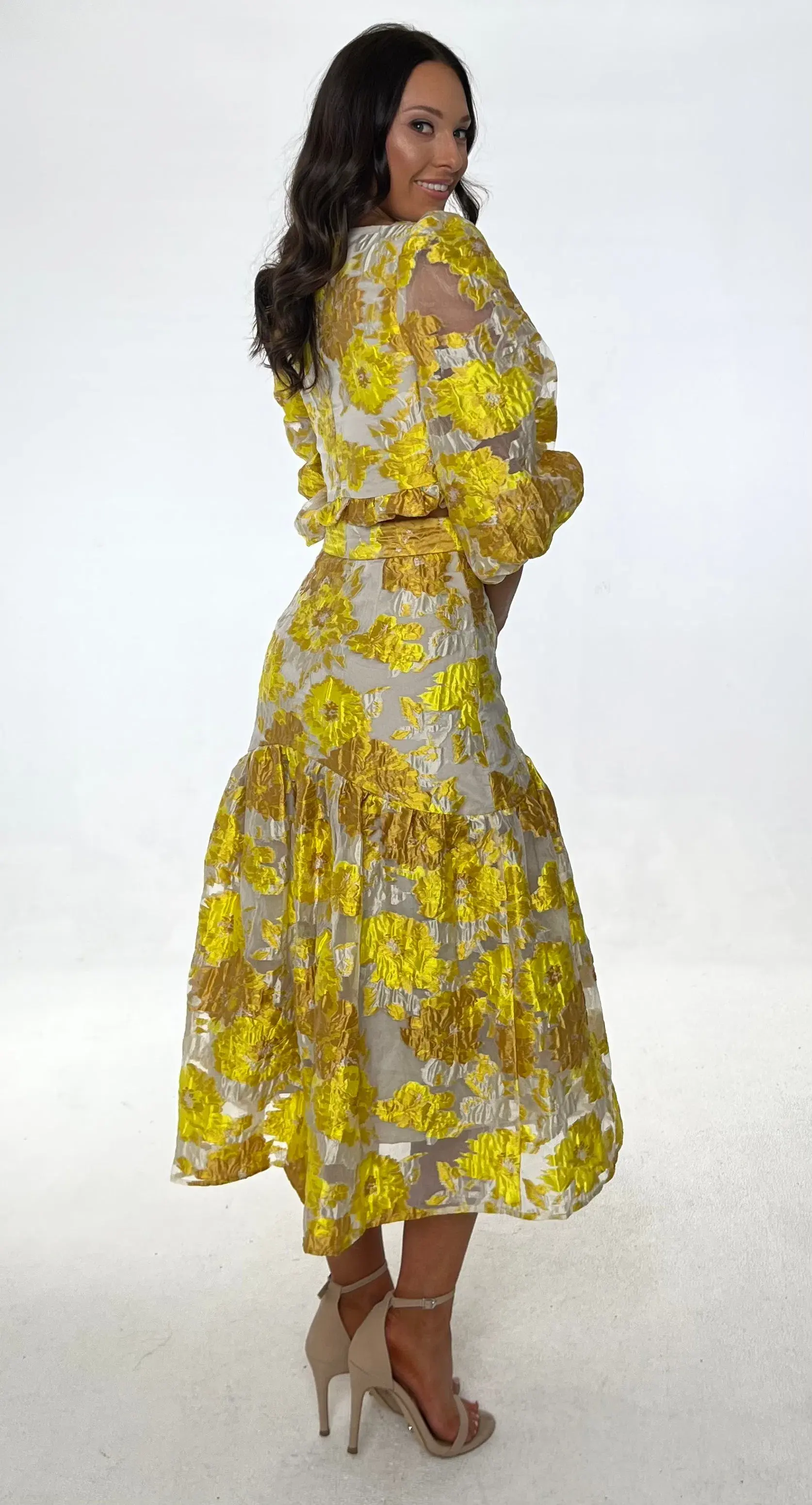 Elliatt Prowess Cropped Ruffle Top and High Rise Skirt Set Yellow Size 6 - Image 3