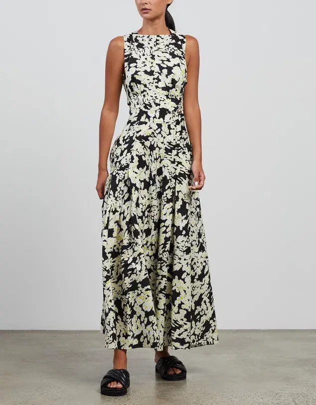 Camilla and Marc Ellie Maxi Dress in Daisy Print Size 8 - Image 1