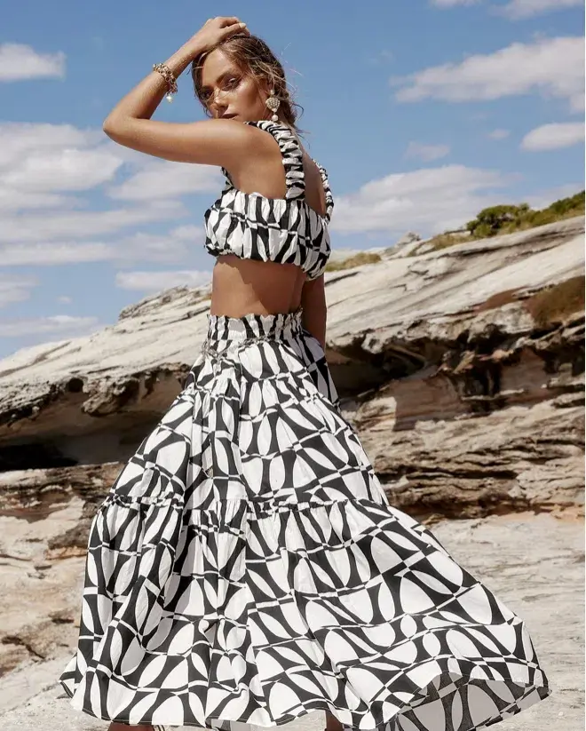 Sheike Heartbreaker Set Top & Skirt Print Size 10 and 8 - Image 4