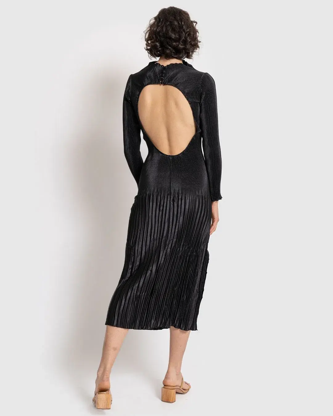 L’Idee Soirée Pleated Backless Long Sleeve Dress Black Size 8  - Image 2
