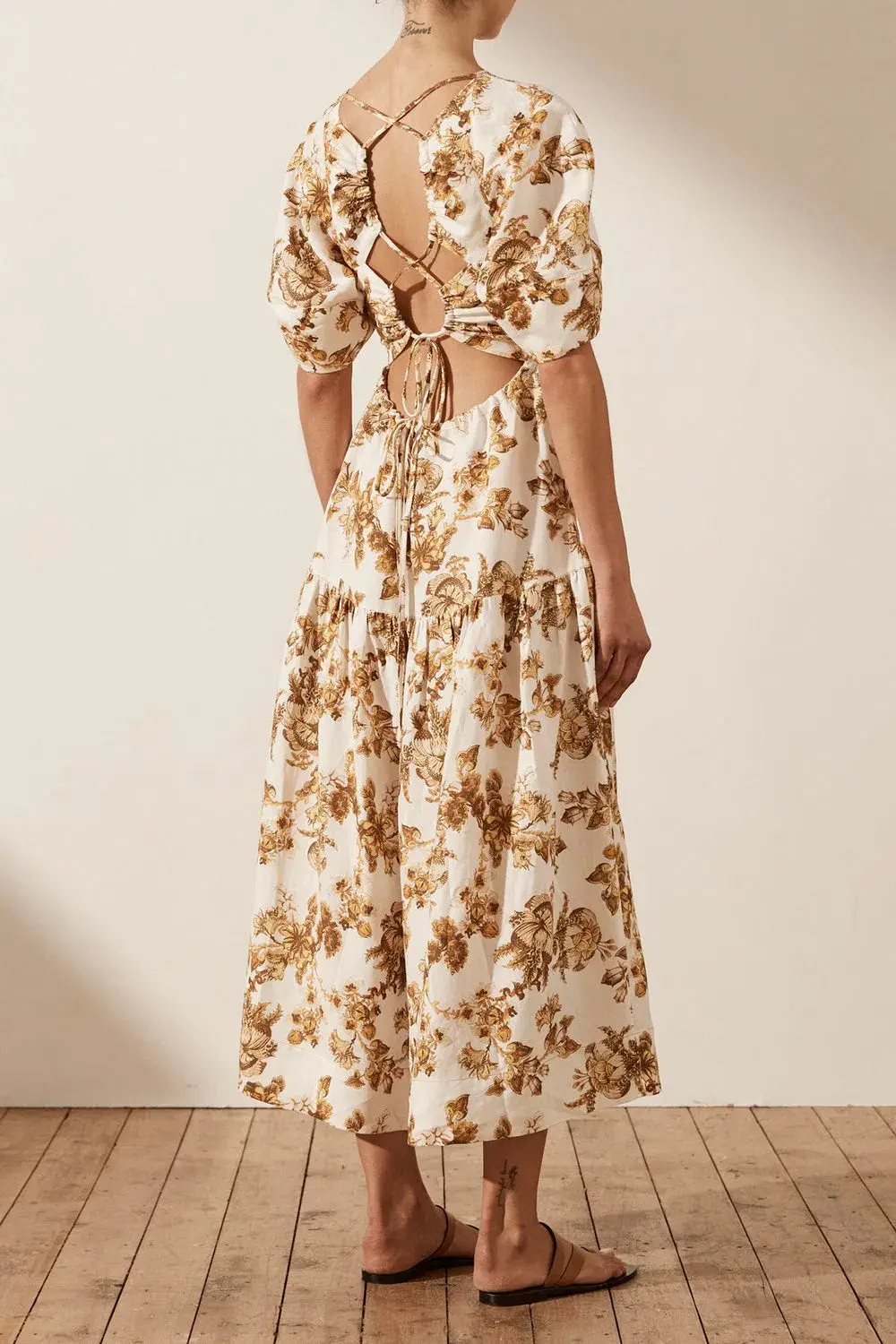 Shona Joy Bella Linen Short Sleeve Open Back Midi Dress Print Size 10 for rent on The Volte - main image